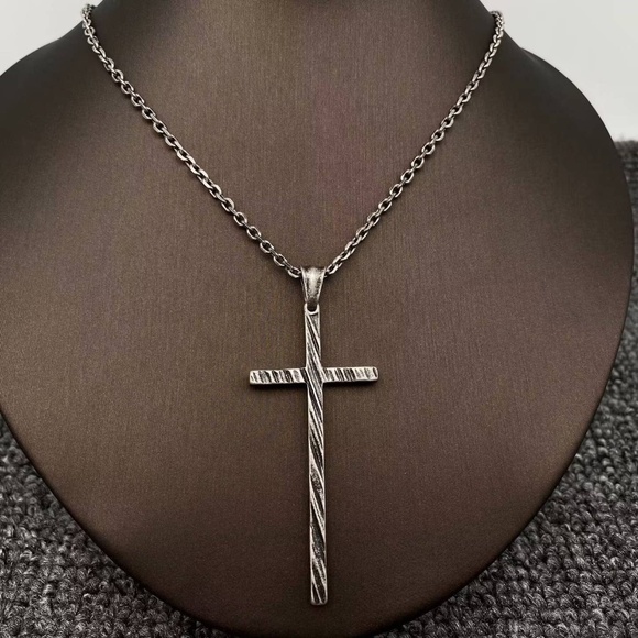 Vintage Men's Stainless Steel Cross Charm Necklace - Picture 2 of 6